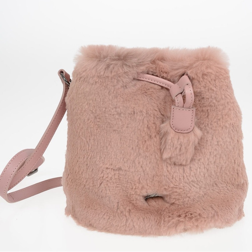 Longchamp Real Rabbit Fur Bucket Bag. Special Edition. Powder Pink/Blush color.